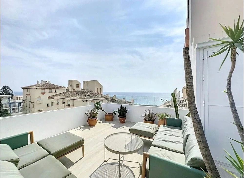 Mb.b53 - Beachfront Penthouse With Sea Views