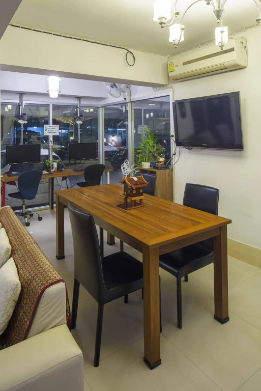 Gems Park Apartment
