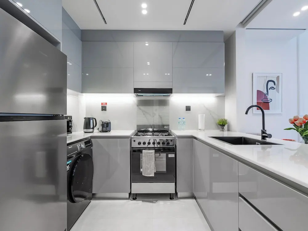 Jaw-Dropping Canal Views From This Stylish Condo