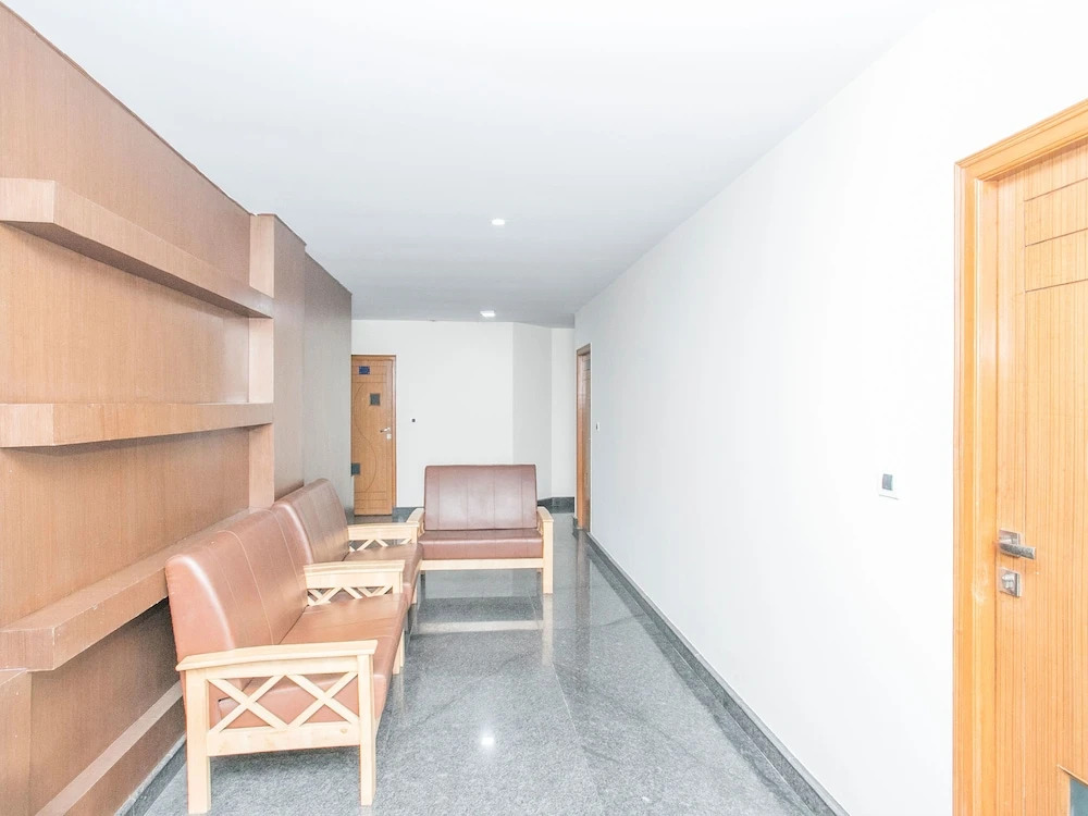 OYO 14204 Regal Residency