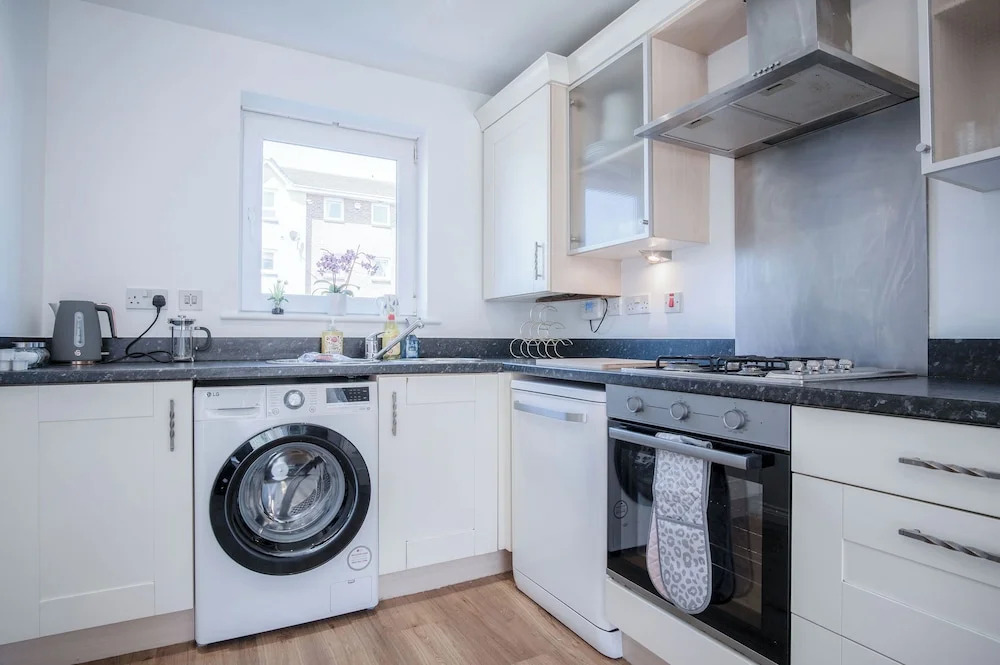 Swn Y Mor - 4 Bedroom - Llanelli