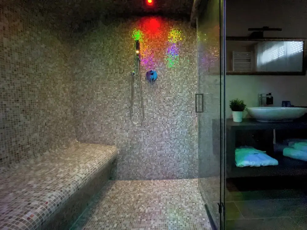 4 Star Suite SPA
