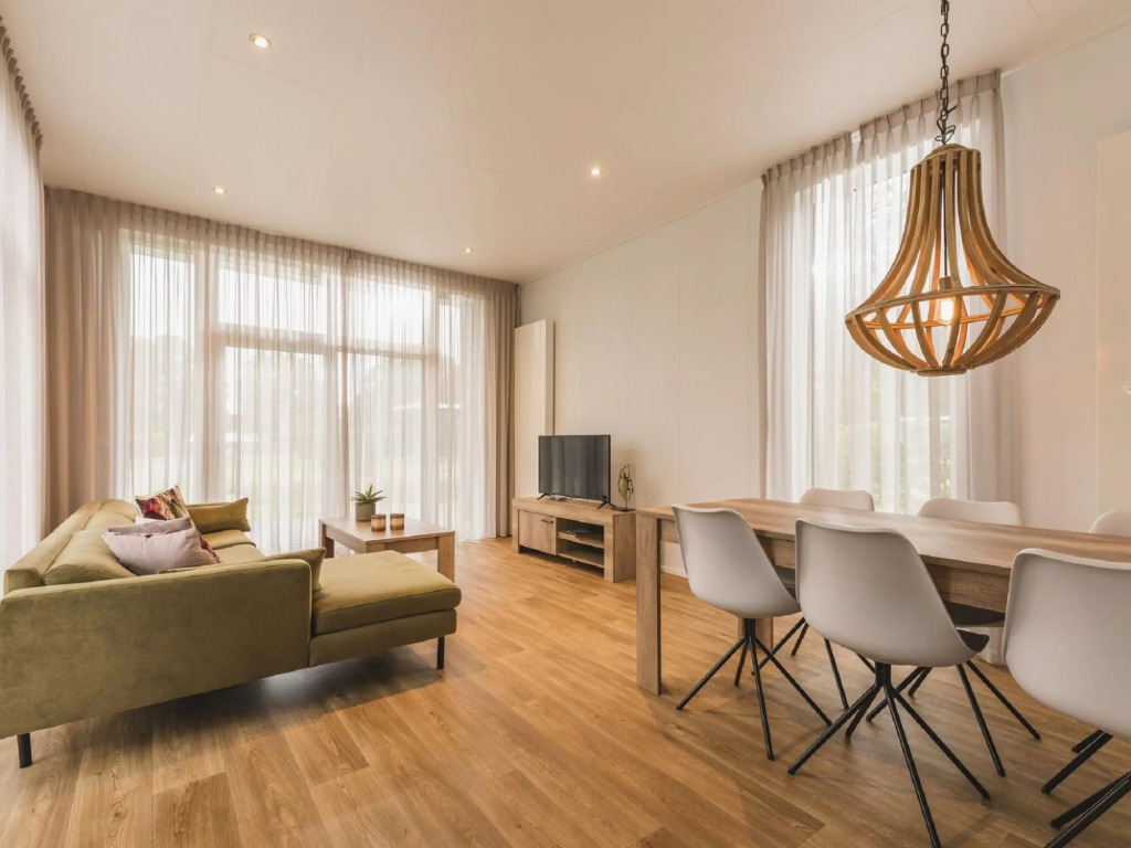 Chalet in Zuna by Tennis Court