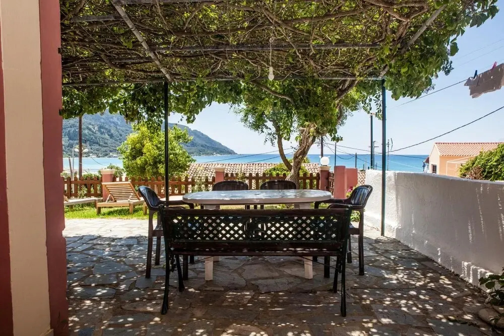Eleana Apartments And Studios
