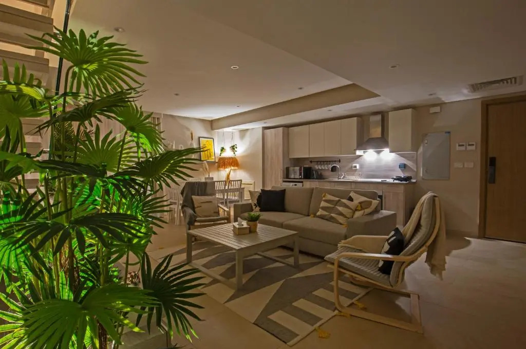 A Stunning Seaview Penthouse; 3bedrooms + Nanny