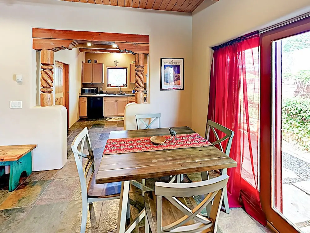 Cozy Oasis Near Plaza W/ Private Backyard & Grill 2 Bedroom Home