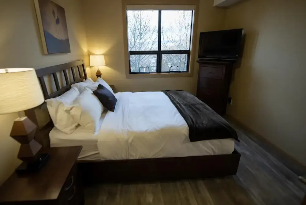 Two Bed Two Bath Corner Unit #432