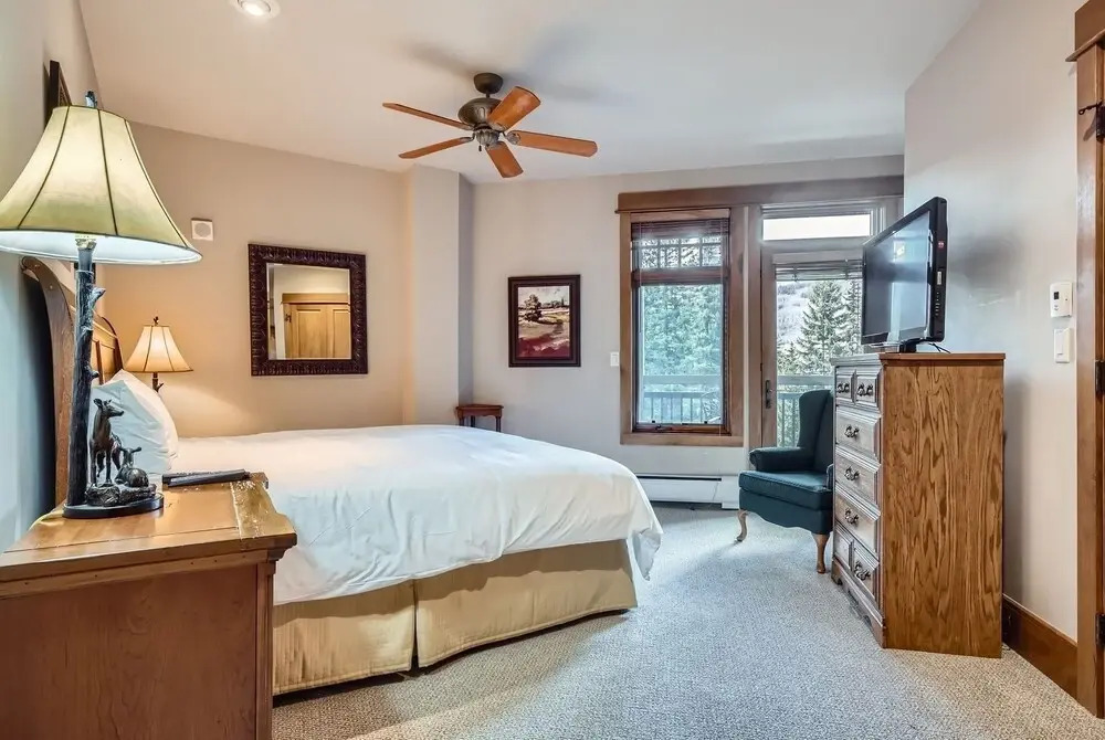 Lone Eagle 3013 3 Bedroom Condo