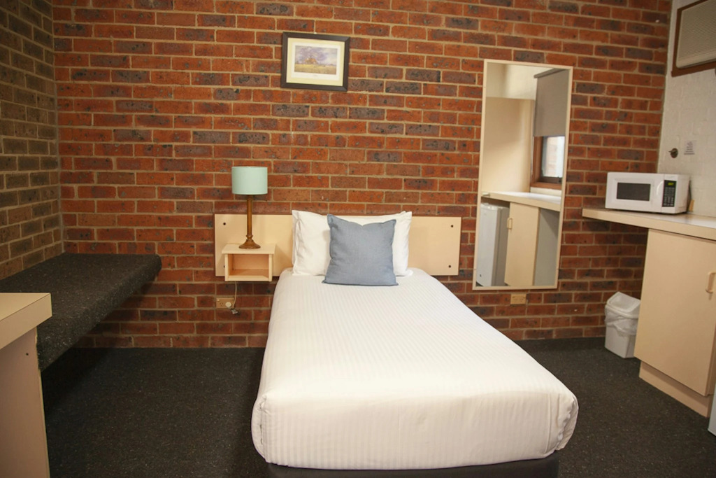 Bega Downs Motor Inn
