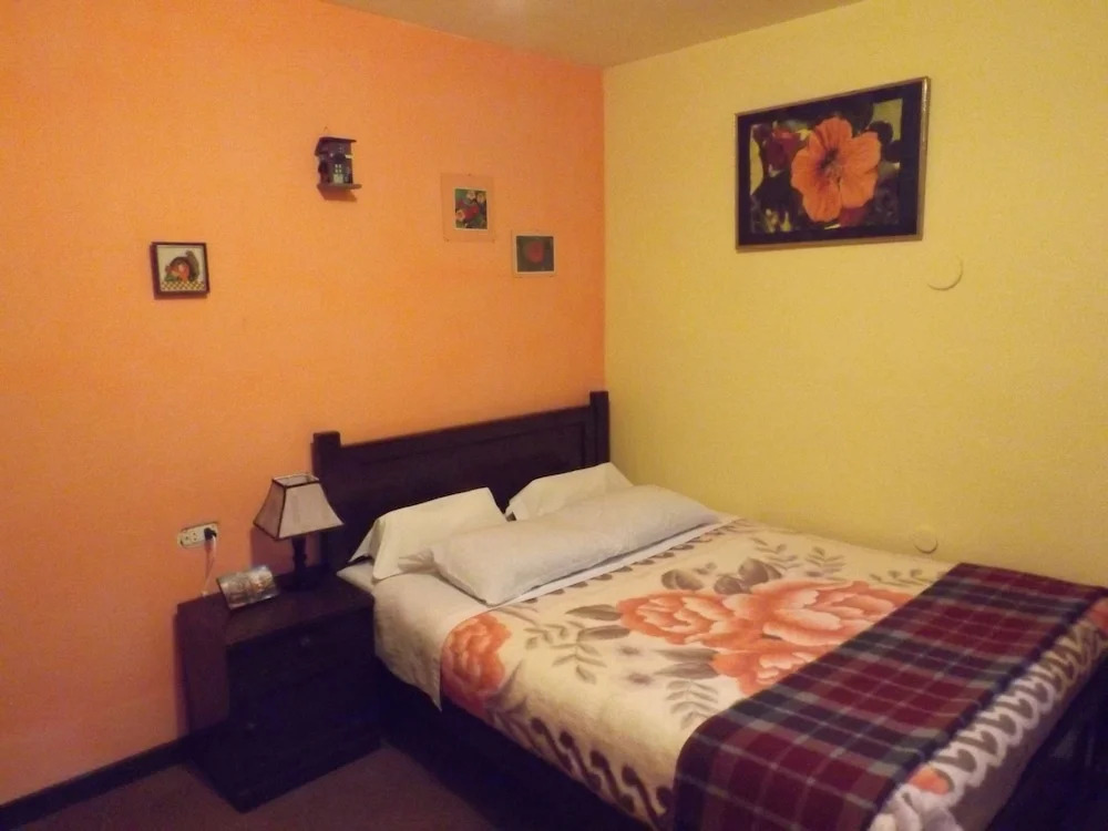 El Manzano Hostel