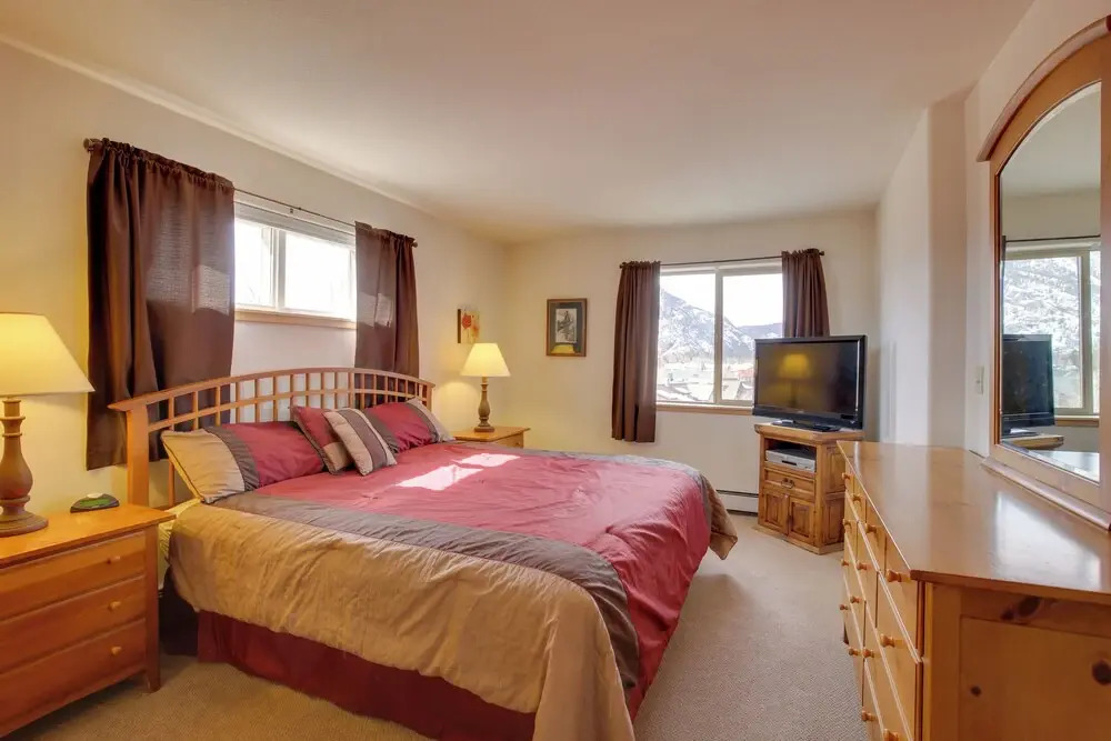 360 Mtn Views & Shared Hot Tub: Cozy Frisco Condo!