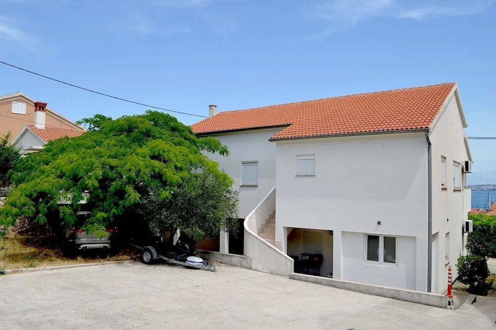 Sea View Apartment Leda