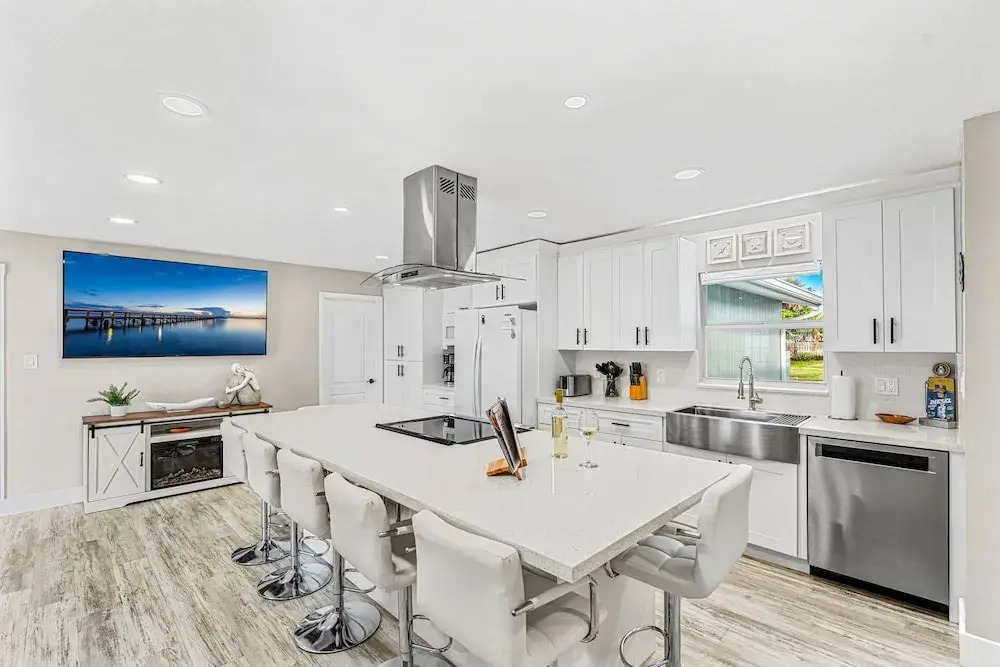 332 Formosa Drive