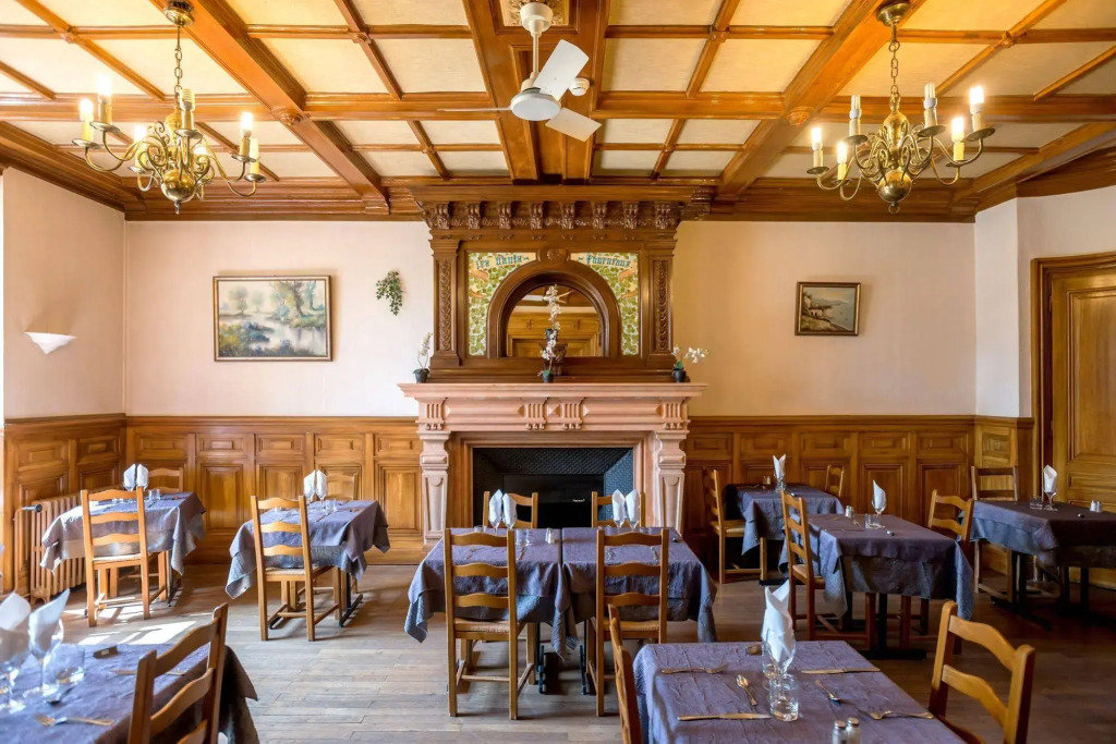 Domaine des Cèdres : Logis Hôtel, Résidence, Gîtes et Insolites