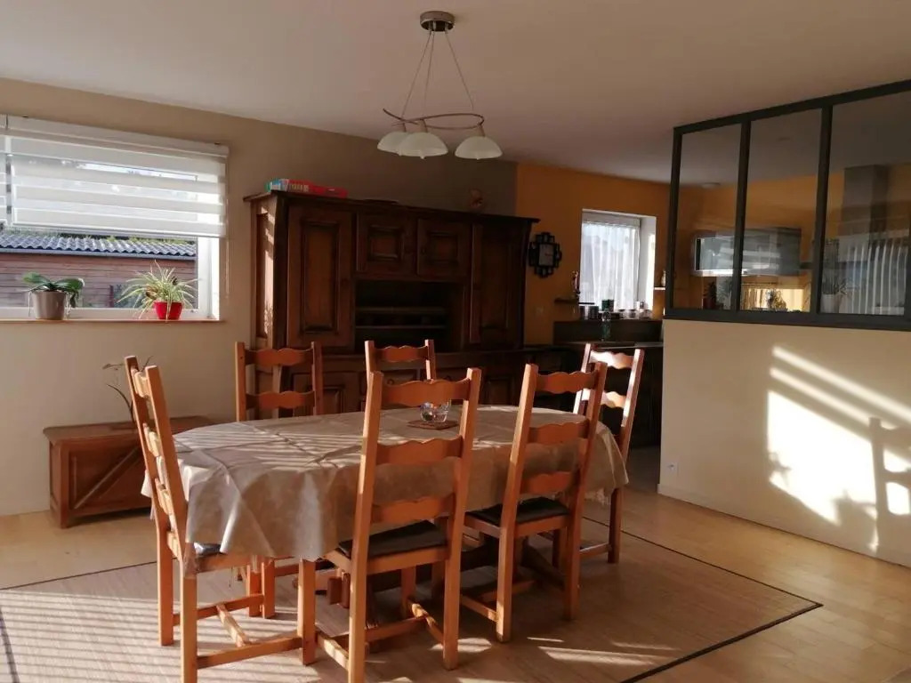 Villa en bois récente avec jardin, WIFI à 800m du centre de TREBEURDEN - Réf 668