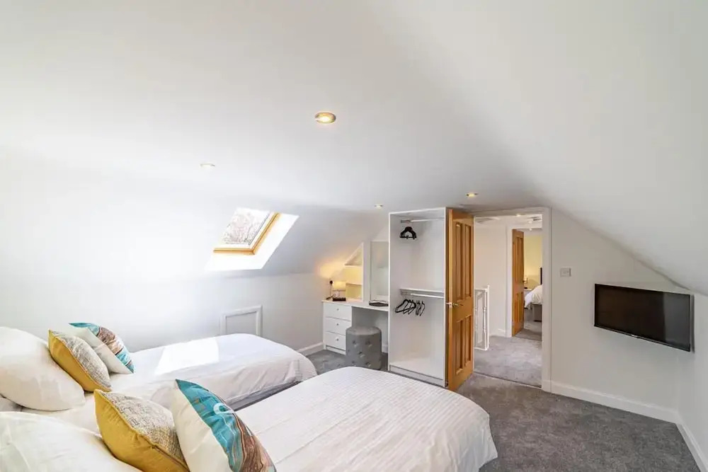 3 Bed Cottage - Sleeps 6 - Garden - Parking - Wifi