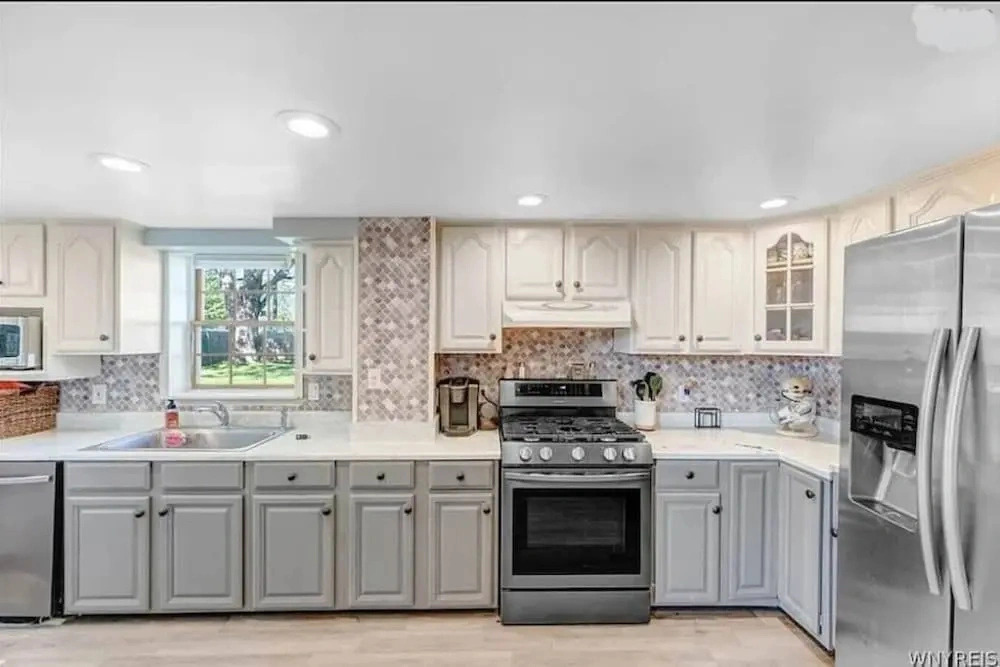 511b Massive 4 Bedroom With Fenced Yard