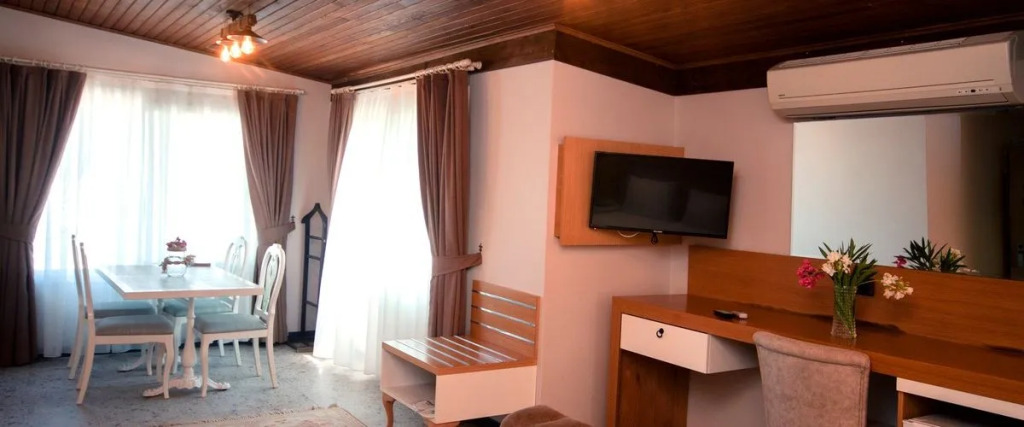 Anar Hotel