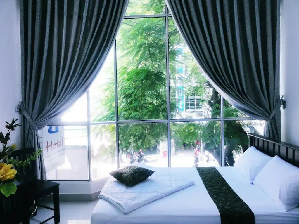 Phong Luu Hotel
