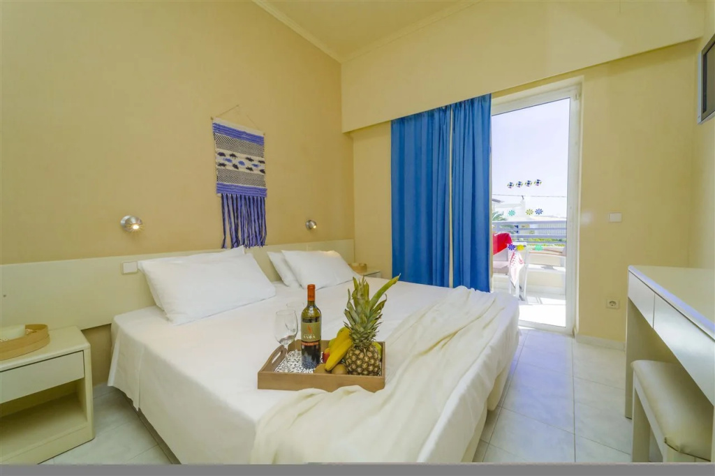 Amaryllis front beach hotel