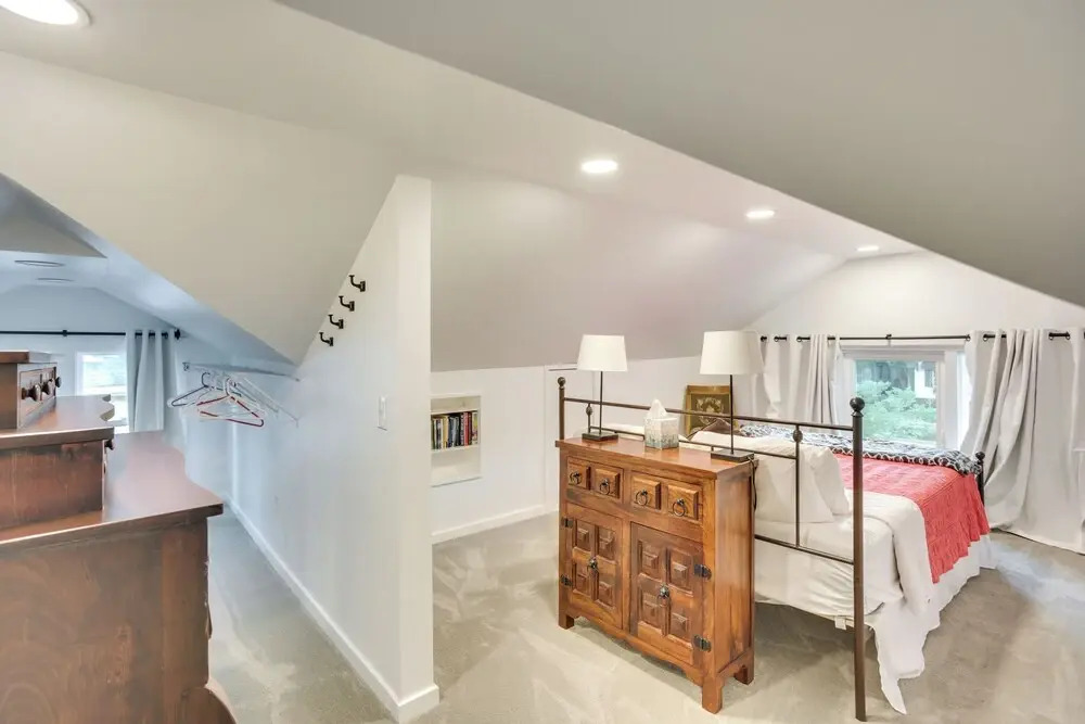 5 Mi to Mall of America: South Minneapolis Home