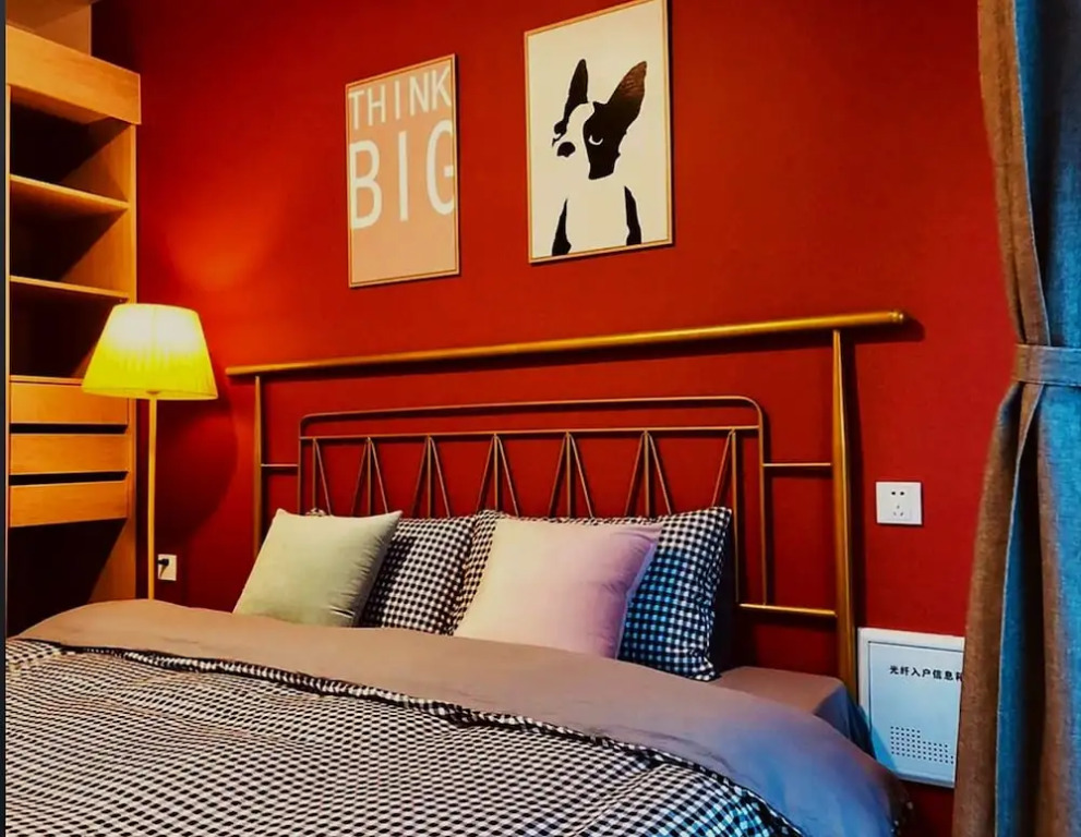 Bulldog Apartment
