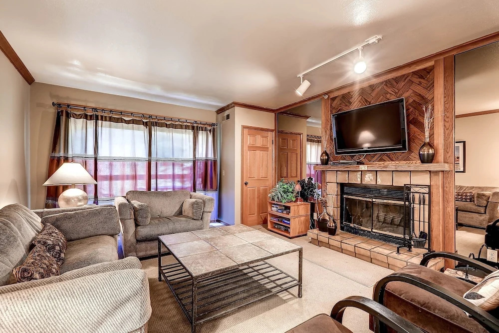 Park Station 247-1 1 Bedroom Condo by RedAwning