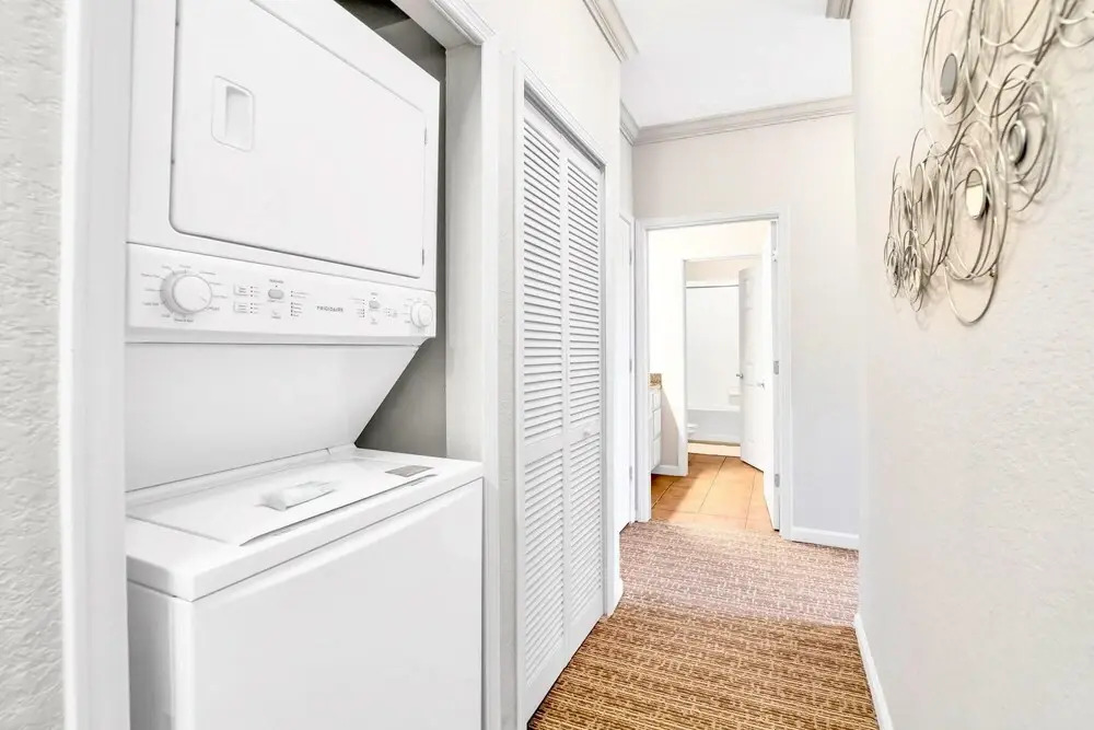 Stylish 3BR Suite with Swimming Pool - Near Disney