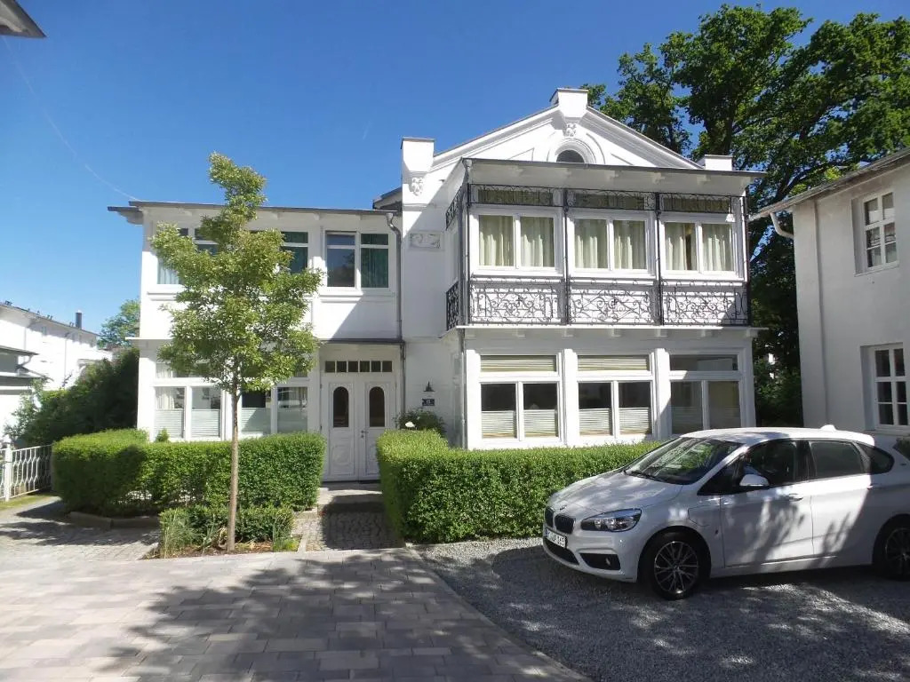 strandnahe und moderne FeWo mit Terrasse, Villa Ravensberg, Binz