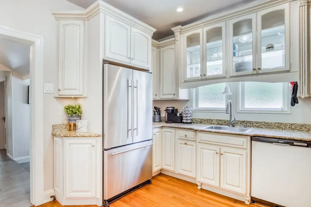 Charmer Close To Dt Austin- Large 4bd/3ba + Hottub 4 Bedroom Home