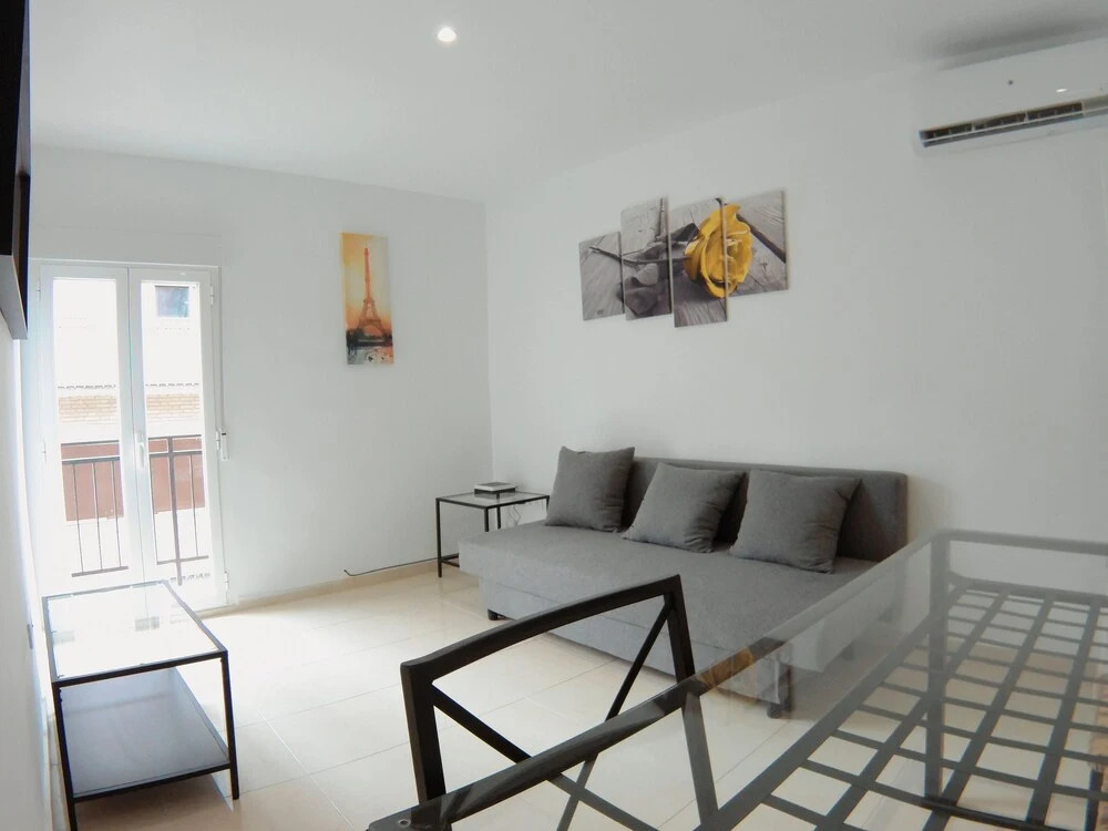 Apartamento exterior de 2 Habitaciones cercano al parque Olof Palme AP4