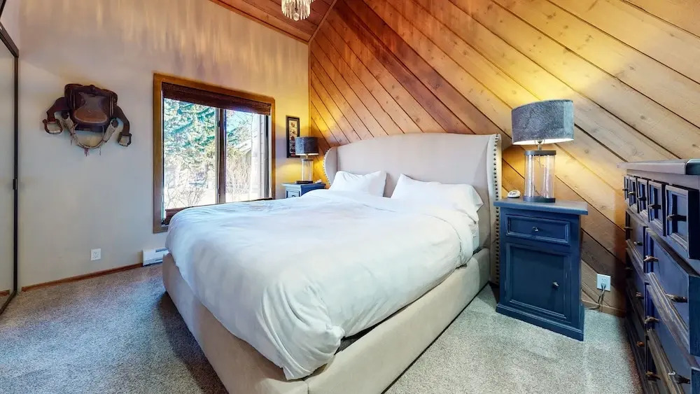 Snowcreek III 415 Gorgeous Mountain Views, Remodeled with Washer Dryer by RedAwning