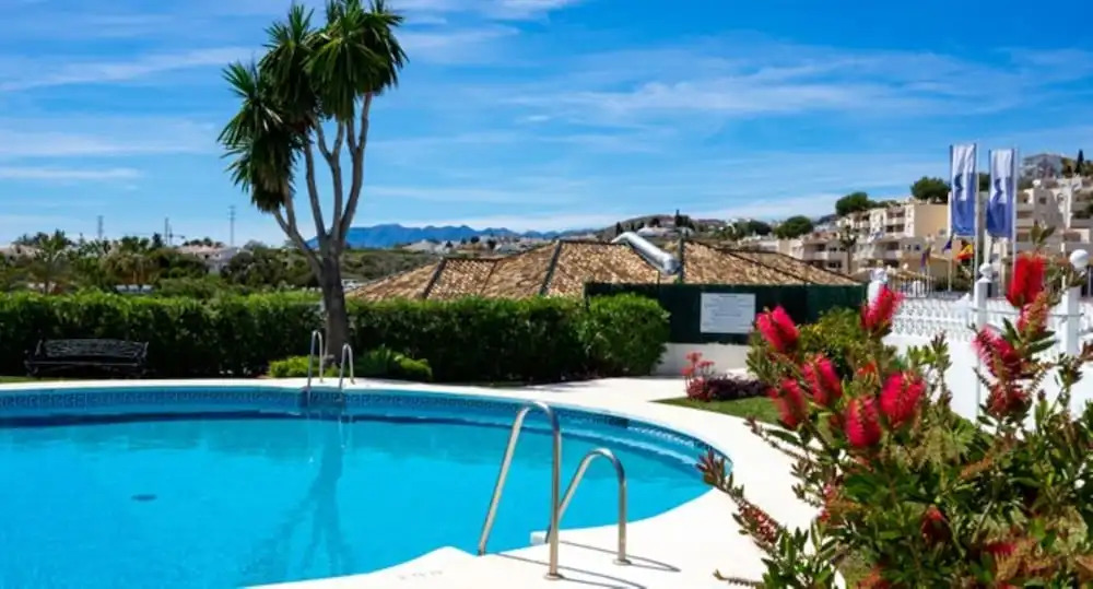 Apartment - 2 Bedrooms with Pool and WiFi - 107875