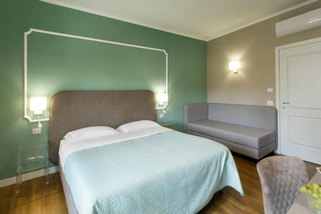 Mercury Rooms