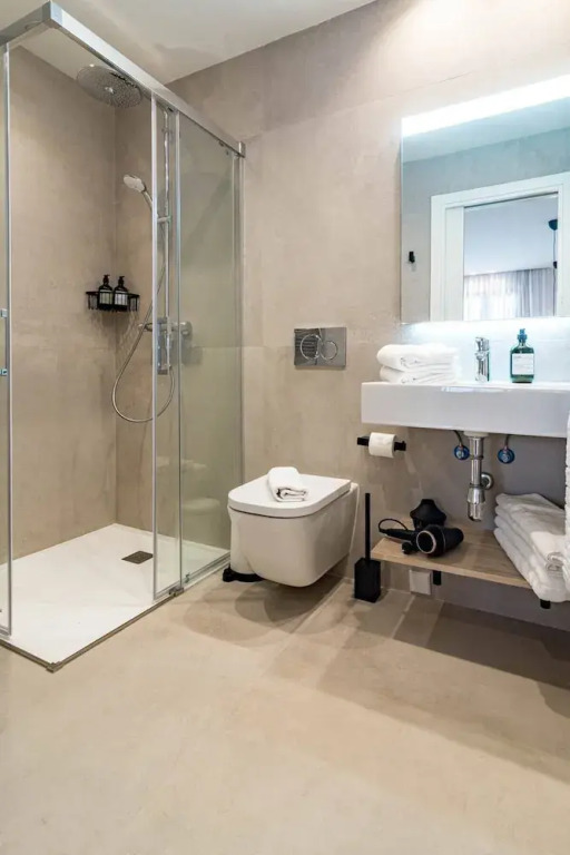 A1- Seaclub Suites by Roomservices