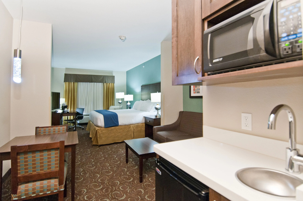 Holiday Inn Express & Suites San Antonio Frost Bank Center by IHG