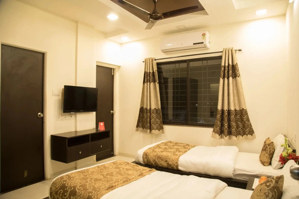Dwarka Inn By OYO Rooms