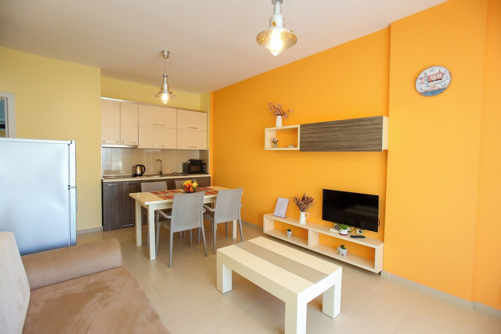 Holiday One Bedroom Sea View Apartment Vlore