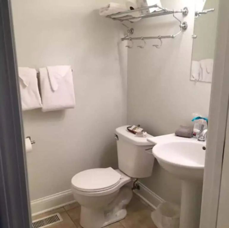 Old Towne Carmel Bed and Breakfast