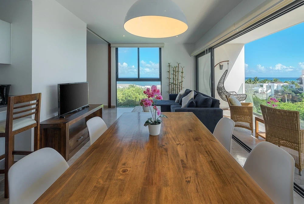 Elegant 1 BR  with ocean view by Happy Address