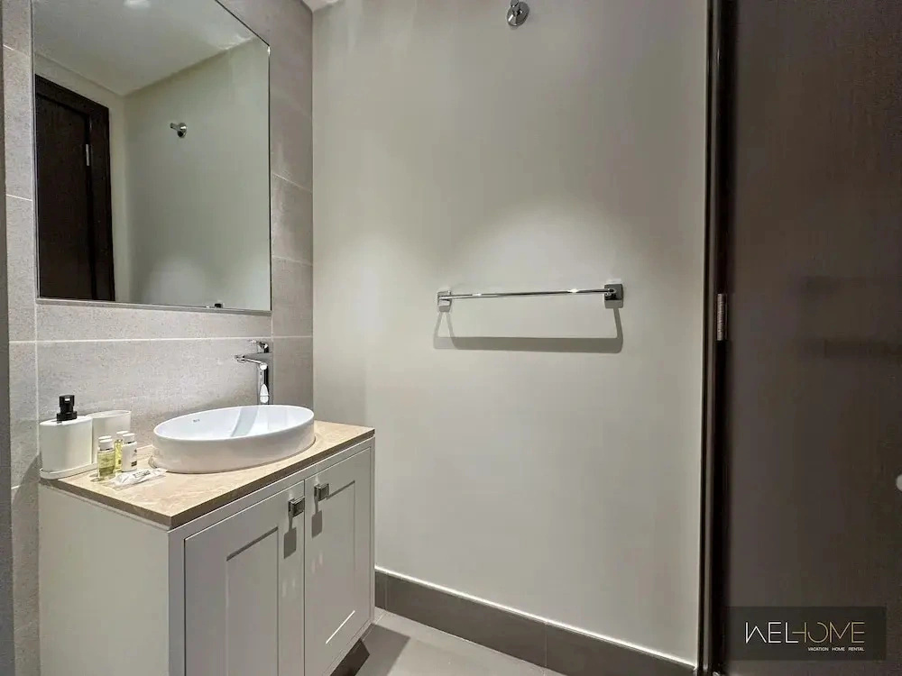 WelHome - Luxury Apt in Downtown with Burj Khalifa & Fountain View