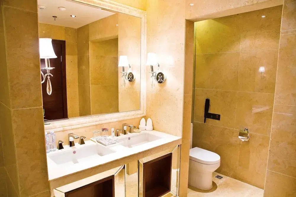 Shenzhen Fuqinglong Huatian Hotel