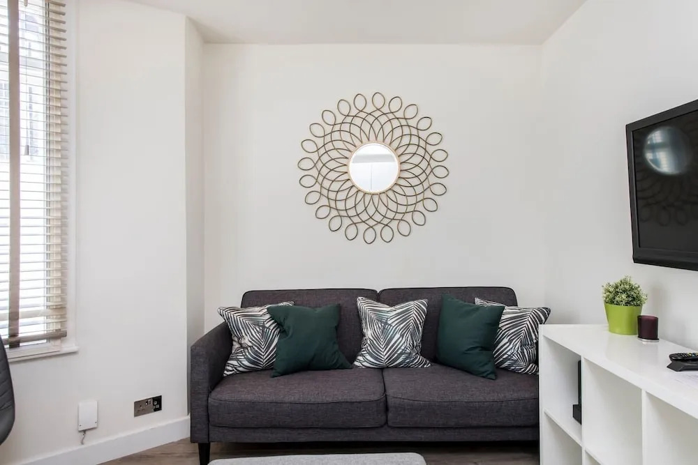 Stylish 1 bed in Fashionable Chelsea
