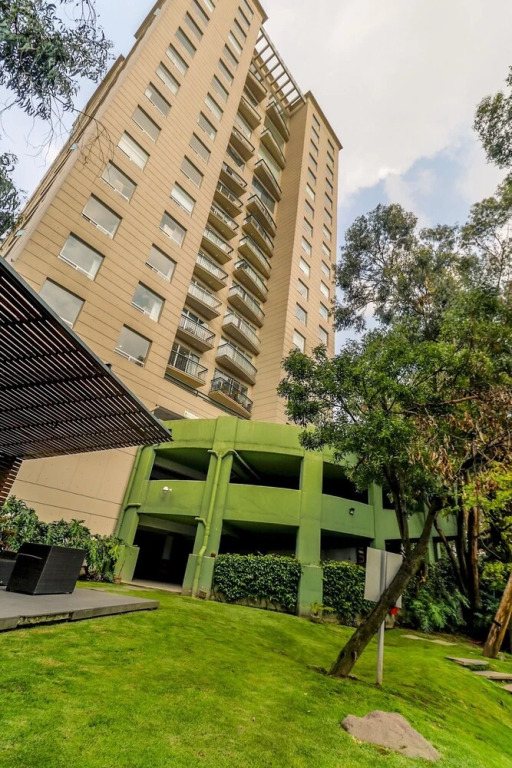 Bright Apartment with Private Bathroom,Kitchen And More @Santafe-601