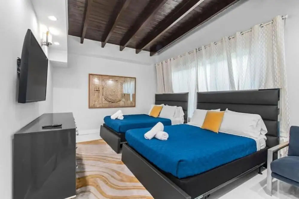 Luxury Miami Stay by Glam Homes