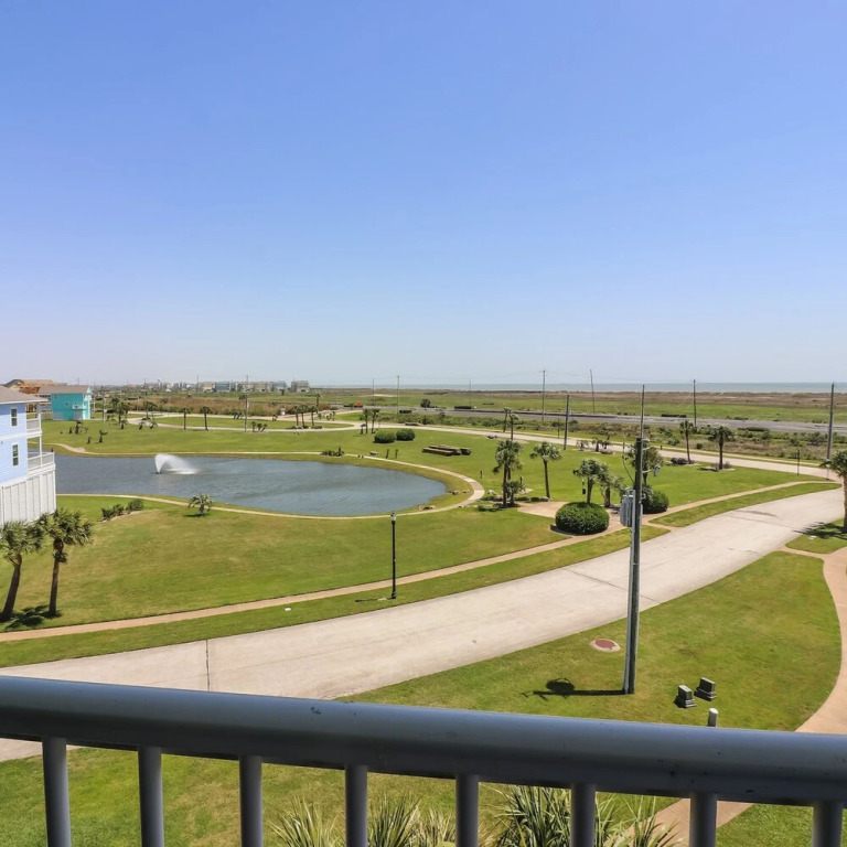 Stunning Sunsets Steps From Pool Lazy River Ocean Bay Views