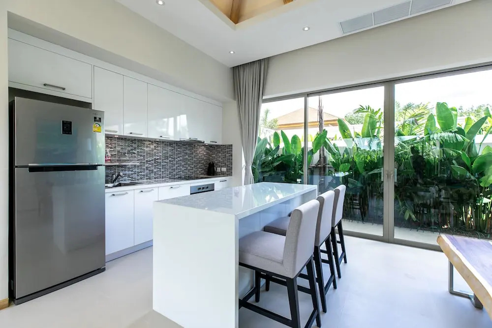 Modern 3BR Villa with Private Pool and BBQ