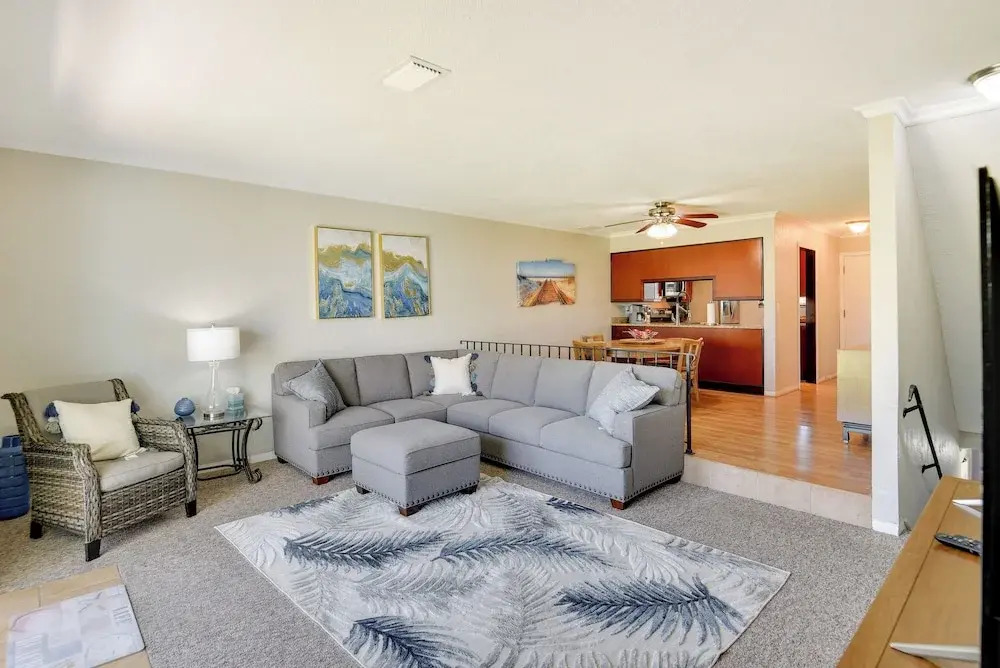 Florida Getaway - Balconies, Grill & Near Beaches!