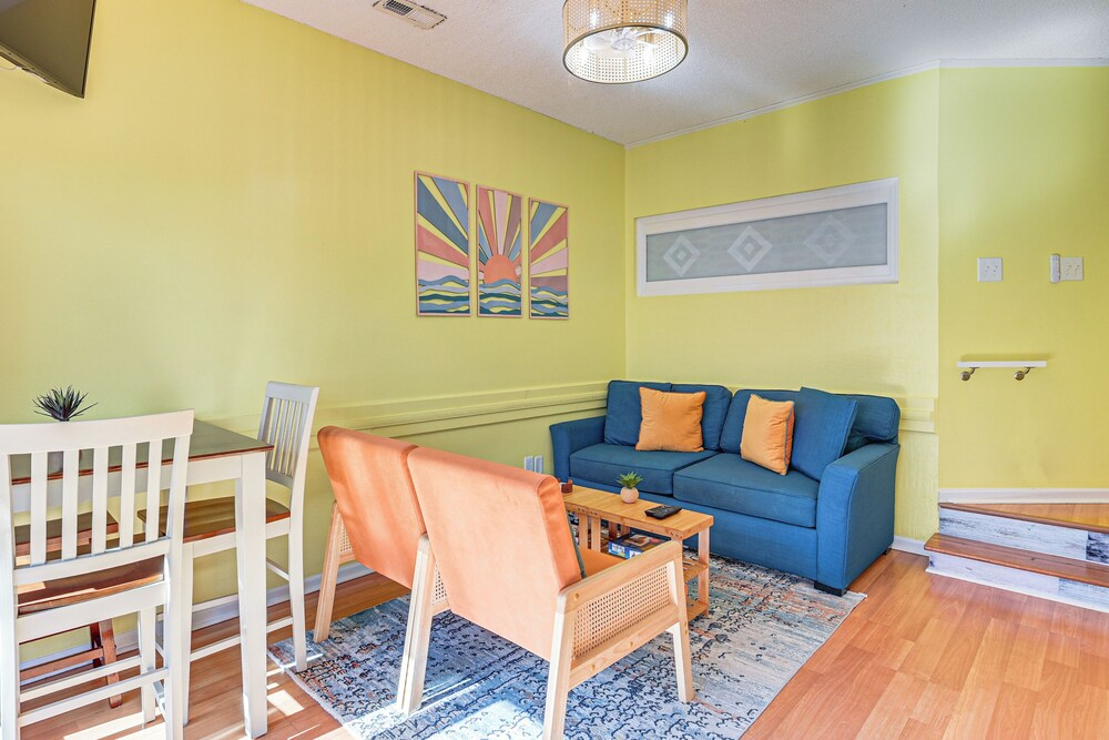 Steps to Sand: Chic Couples Garden City Retreat