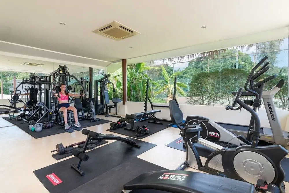 4 BR Villa Baan Banburee, seconds from beach